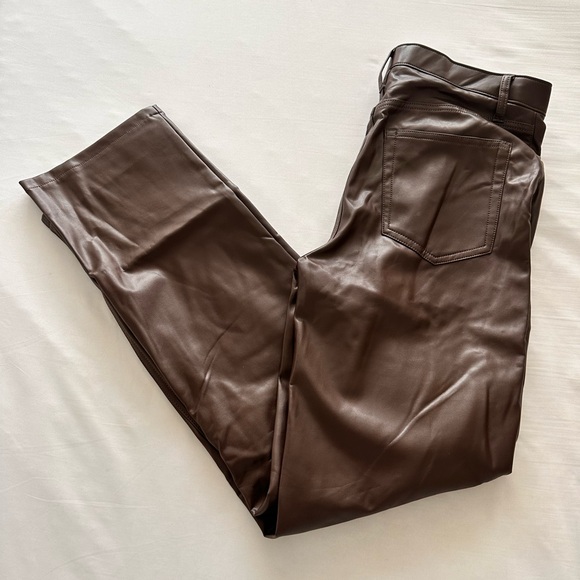 Abercrombie & Fitch Curve Love High Rise 90’s Straight Vegan Leather Pants - Picture 1 of 3